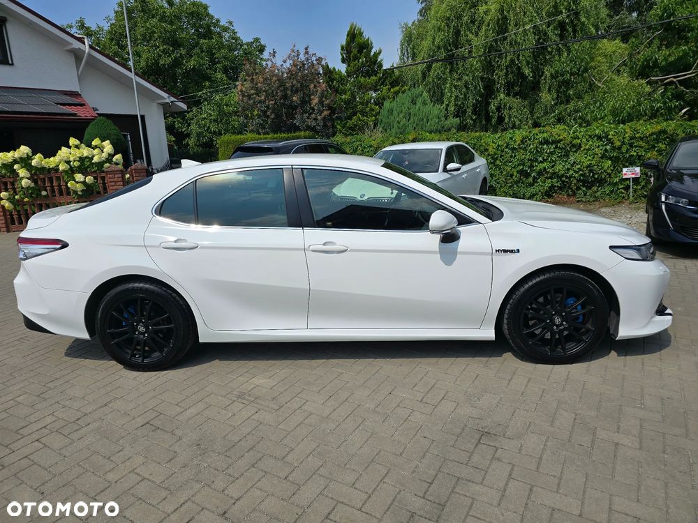 Toyota Camry - 3