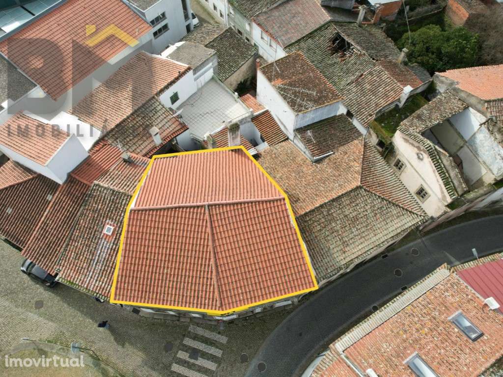 Oportunidade Única de Investimento no Centro de Alcains - Grande imagem: 2/22