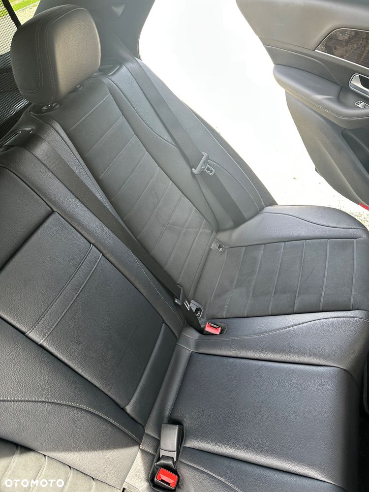 Mercedes-Benz GLE 300 d 4Matic 9G-TRONIC AMG Line - 23