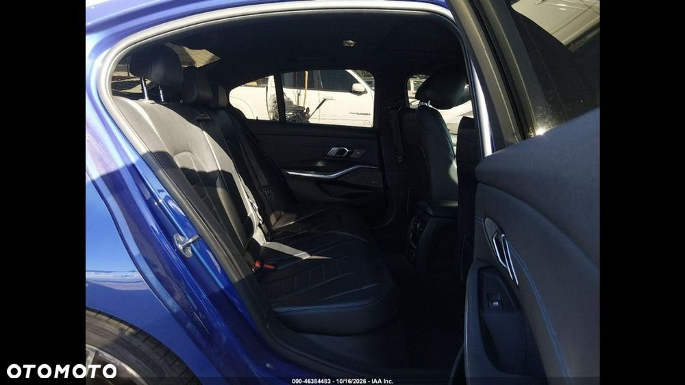 BMW Seria 3 330i M Sport - 10