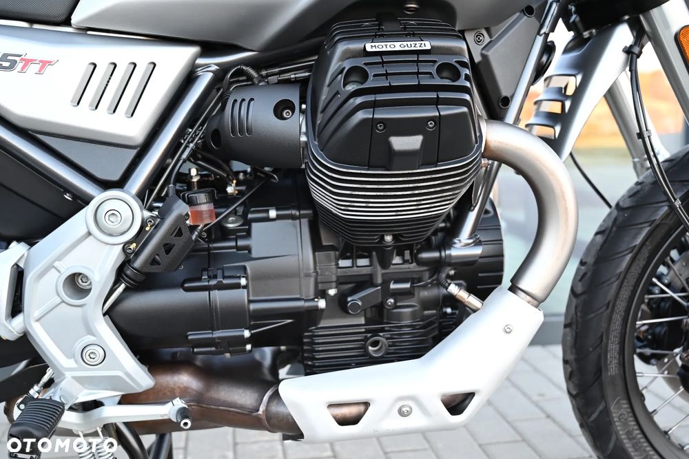 Moto Guzzi V85 - 9