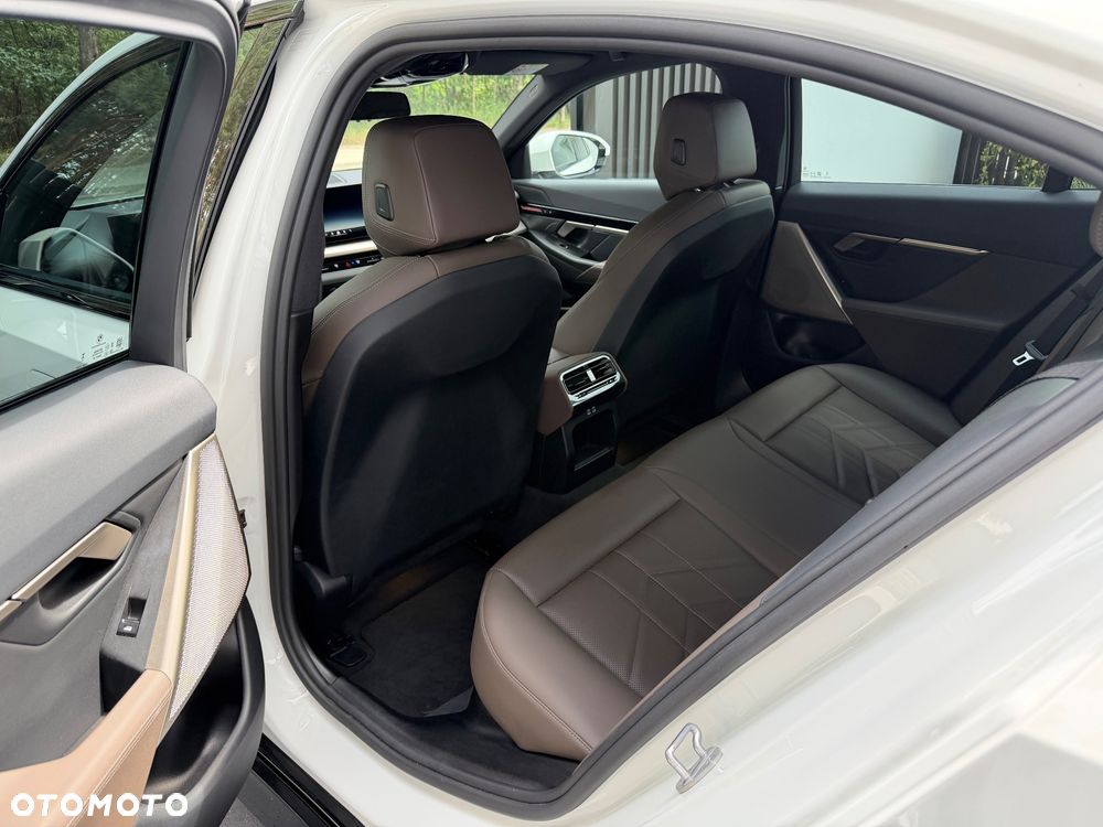 BMW Seria 5 520i mHEV M Sport sport - 16