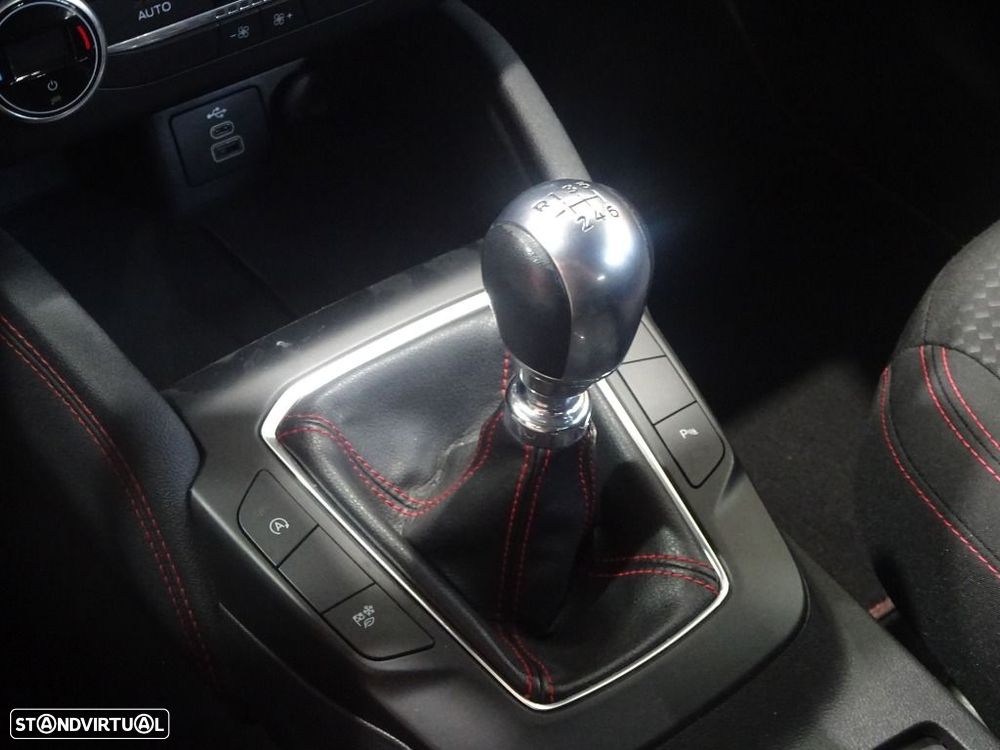 Ford Kuga 1.5 EcoBoost ST-Line - 32