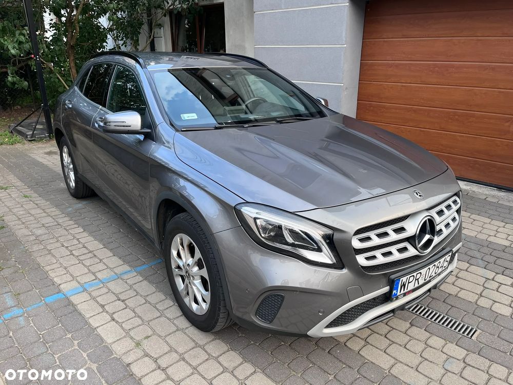 Mercedes-Benz GLA 200 7G-DCT Style - 3