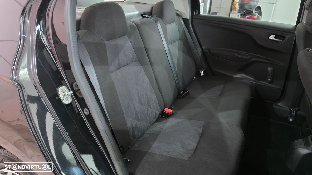 Citroën C-Elysée 1.6 HDi Seduction - 19