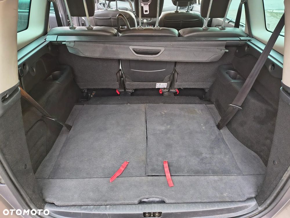 Renault Grand Scenic - 13