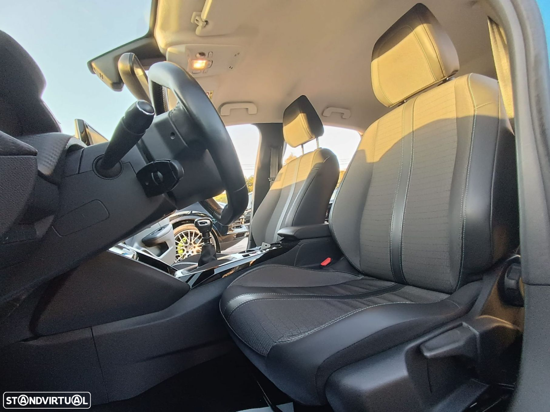 Peugeot 208 1.5 BlueHDi Allure - 23