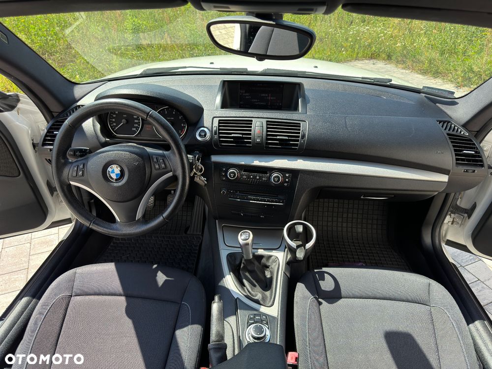 BMW Seria 1 118i - 12