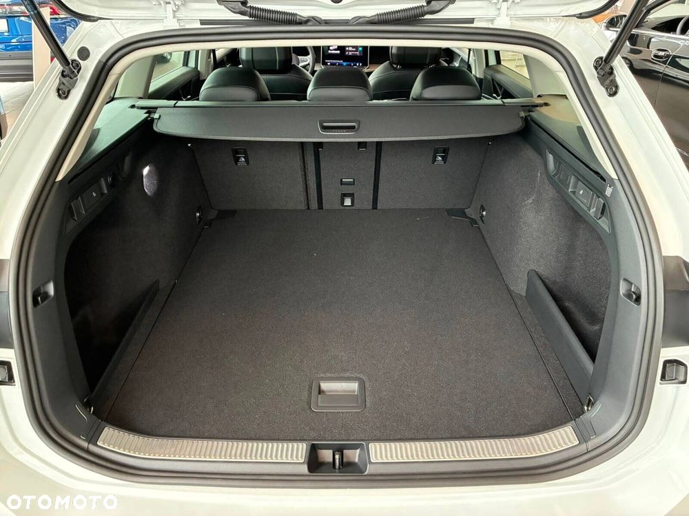 Volkswagen Passat Variant 2.0 TDI SCR Business DSG - 28