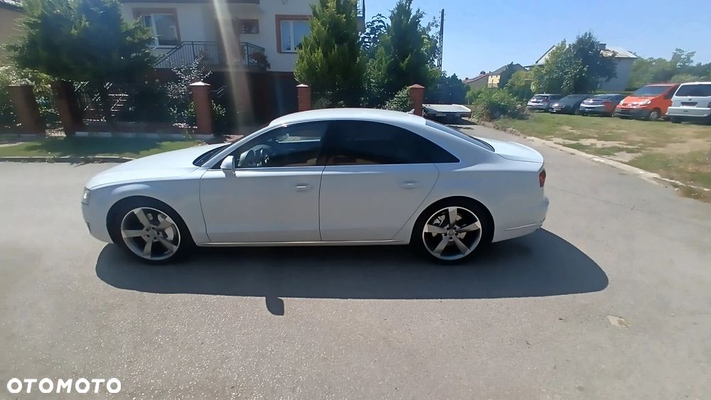 Audi A8 4.2 TDI DPF (clean diesel) quattro tiptronic - 40