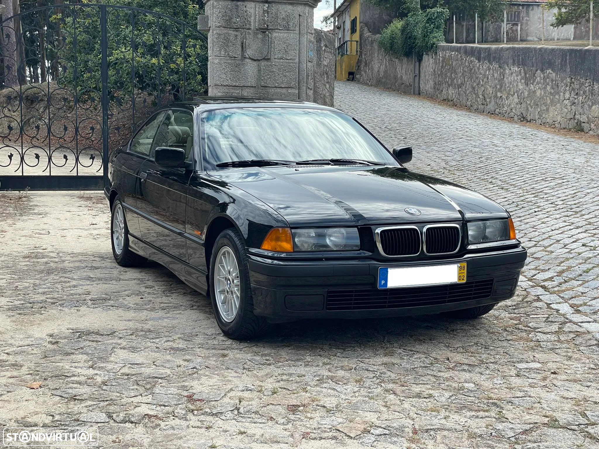 BMW 323 - 4