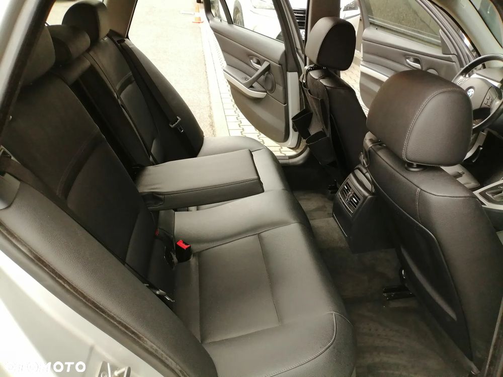 BMW Seria 3 318d Touring - 7