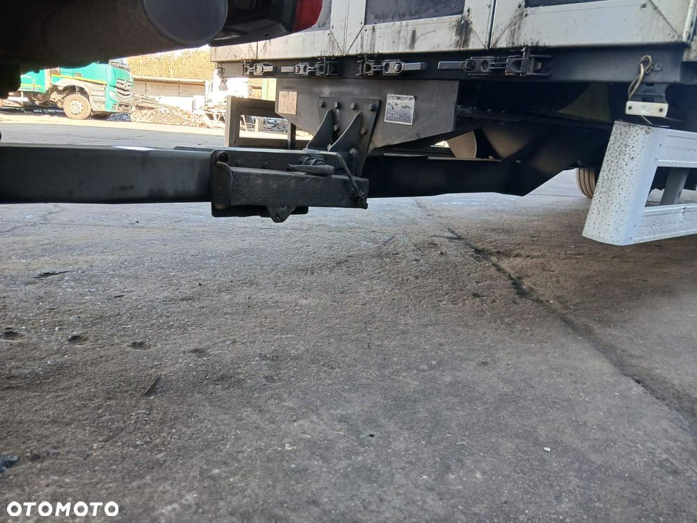 Mercedes-Benz Actros - 11