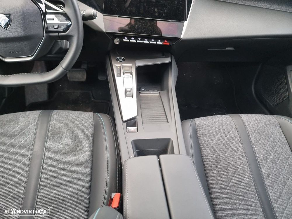 Peugeot 408 1.6 Hybrid Allure e-EAT8 - 12