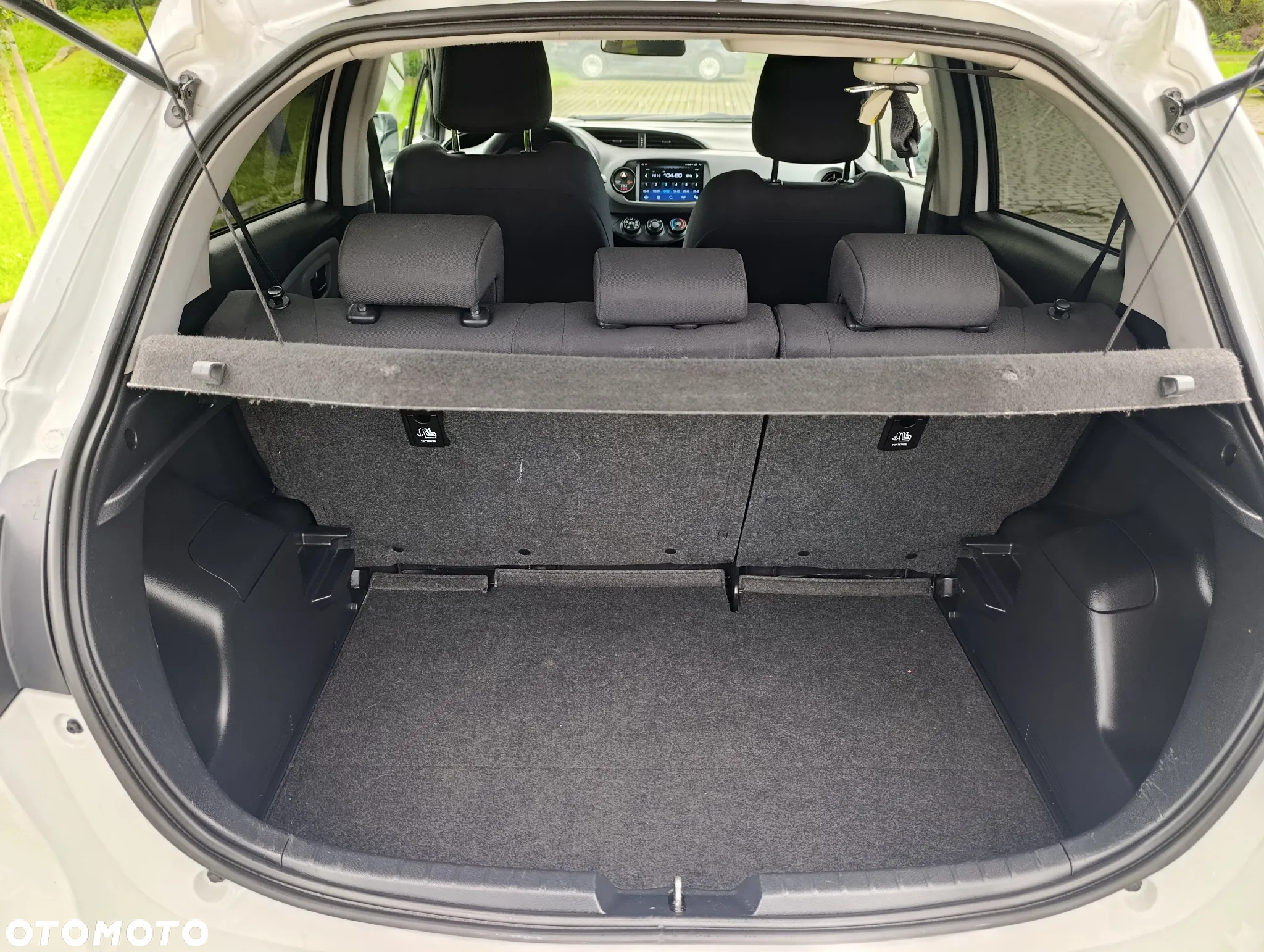 Toyota Yaris 1.0 Premium - 16