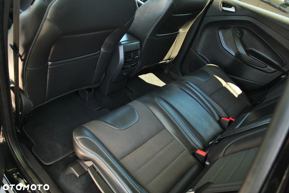 Ford Kuga 2.0 TDCi 2x4 Titanium - 15