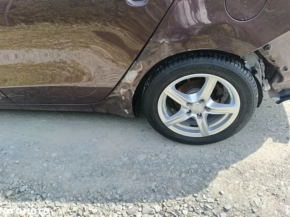 Kia Ceed 1.6 GDI Dream Team Edition - 14