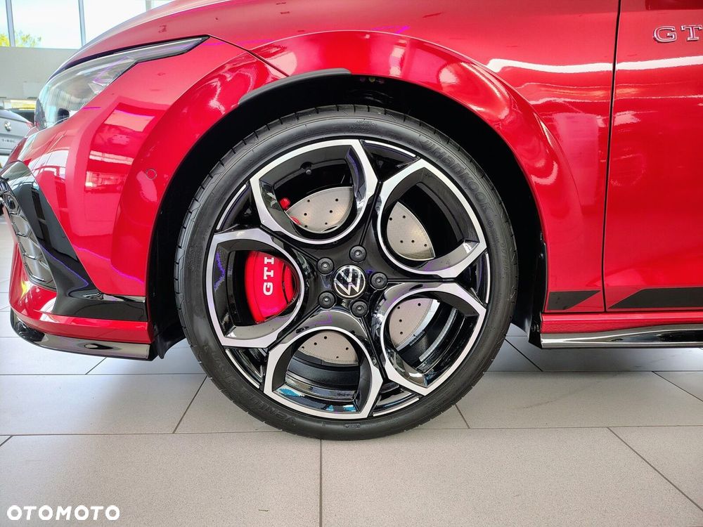 Volkswagen Golf - 10