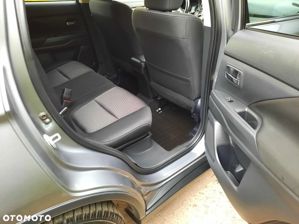 Mitsubishi Outlander 2.2 DID Intense + 4WD - 9