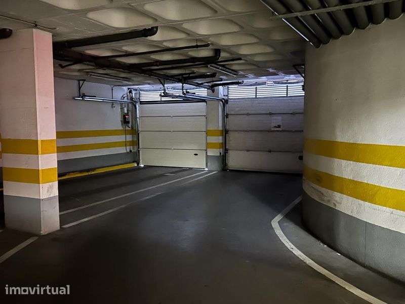 Lugar Garagem - Av. Berlim, Lisboa! - Grande imagem: 4/4