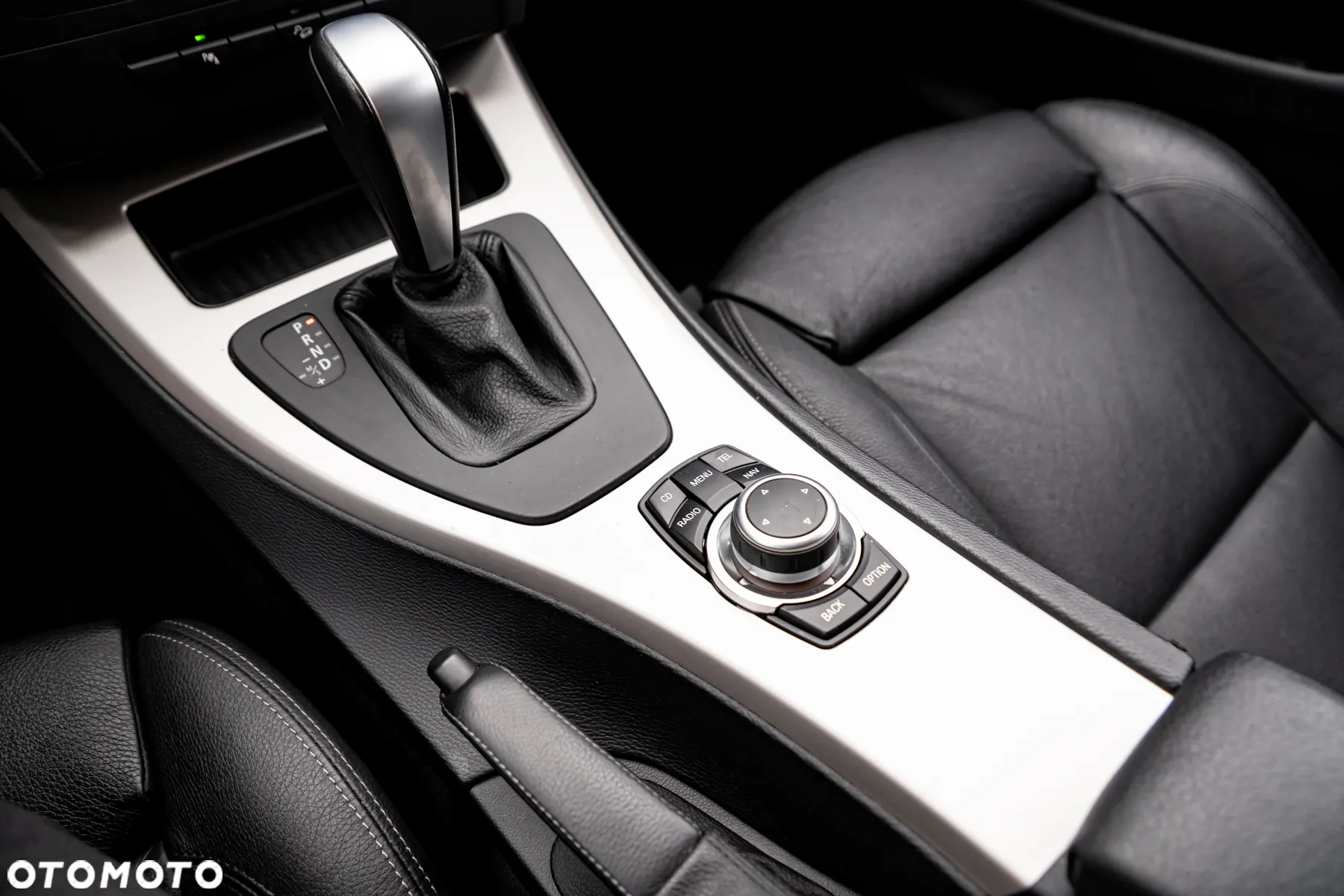 BMW Seria 3 325i xDrive Touring Edition Sport - 32