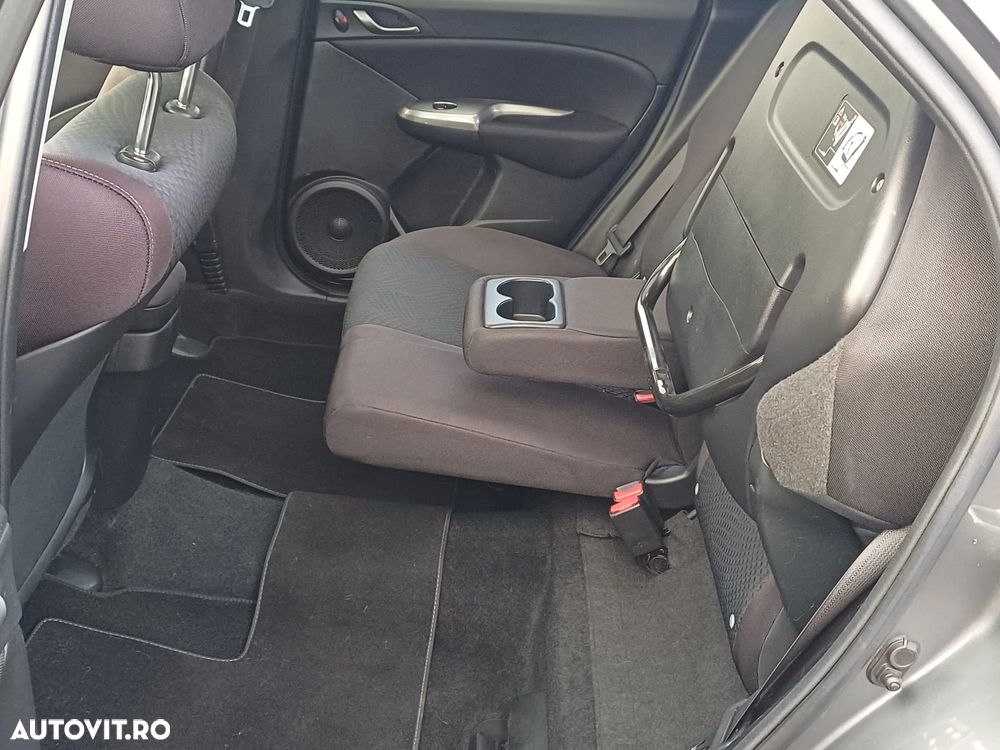 Honda Civic 1.8 SOHC i-VTEC MT Executive - 9