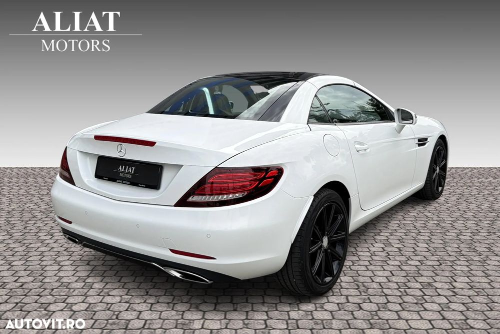 Mercedes-Benz SLC - 11