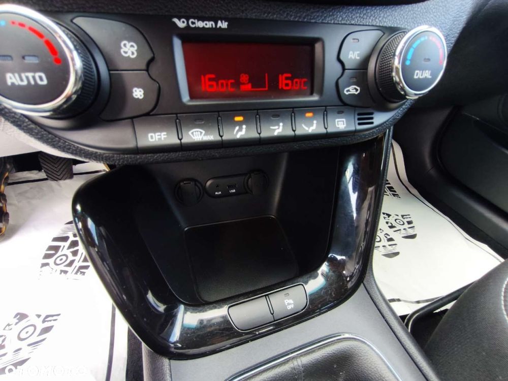 Kia Ceed - 12