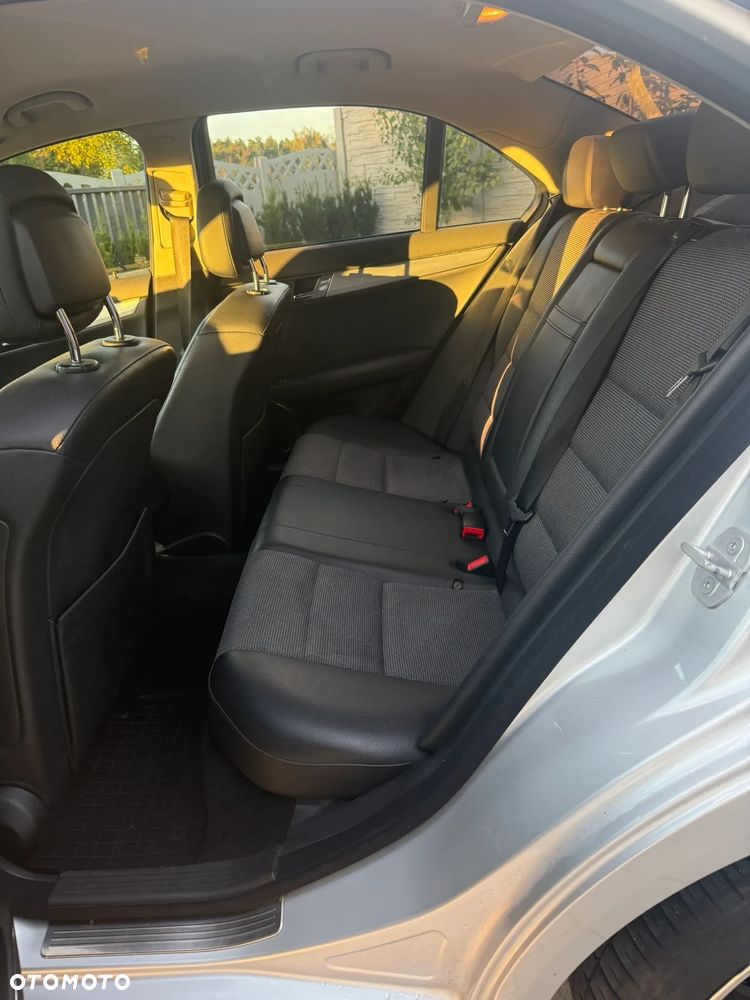 Mercedes-Benz Klasa C 220 T CDI DPF Automatik Avantgarde - 7