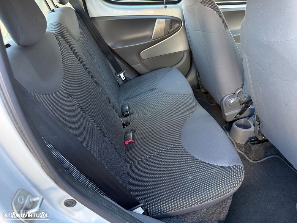 Peugeot 107 1.4 HDi Trendy - 12