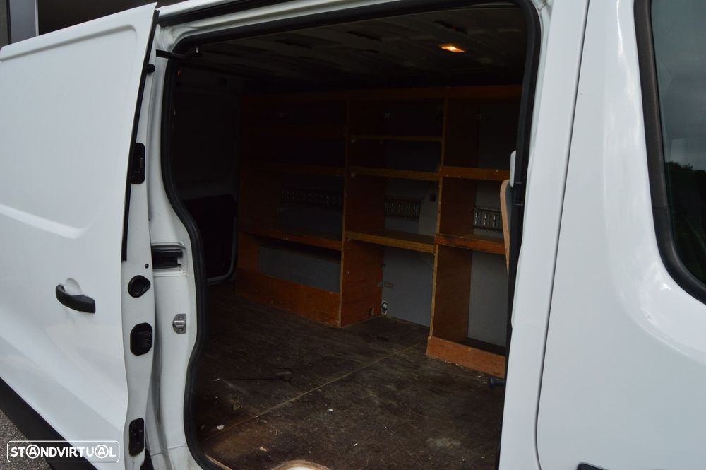 Renault Trafic 1.6 dCi L2H1 1.2T - 11