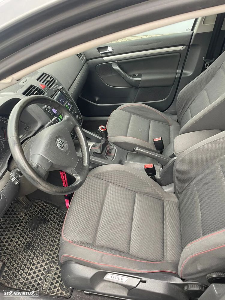 VW Golf 2.0 TDi Confortline - 5