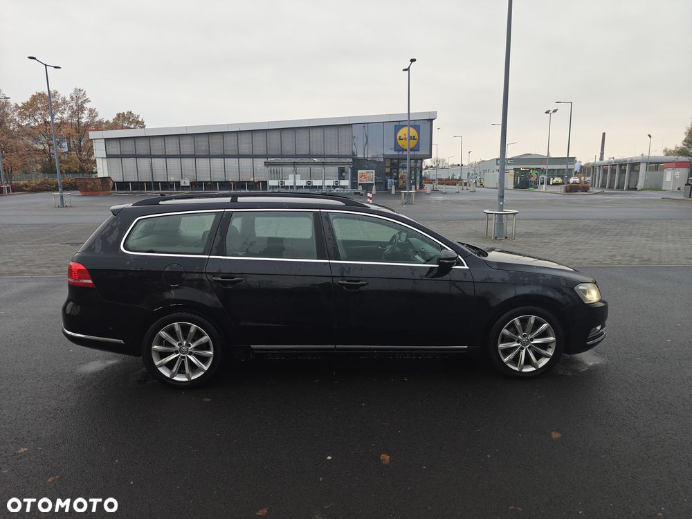 Volkswagen Passat - 1
