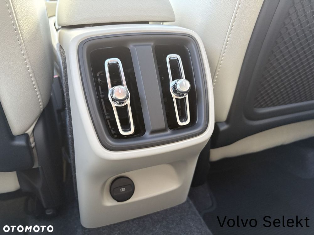 Volvo XC 40 - 24