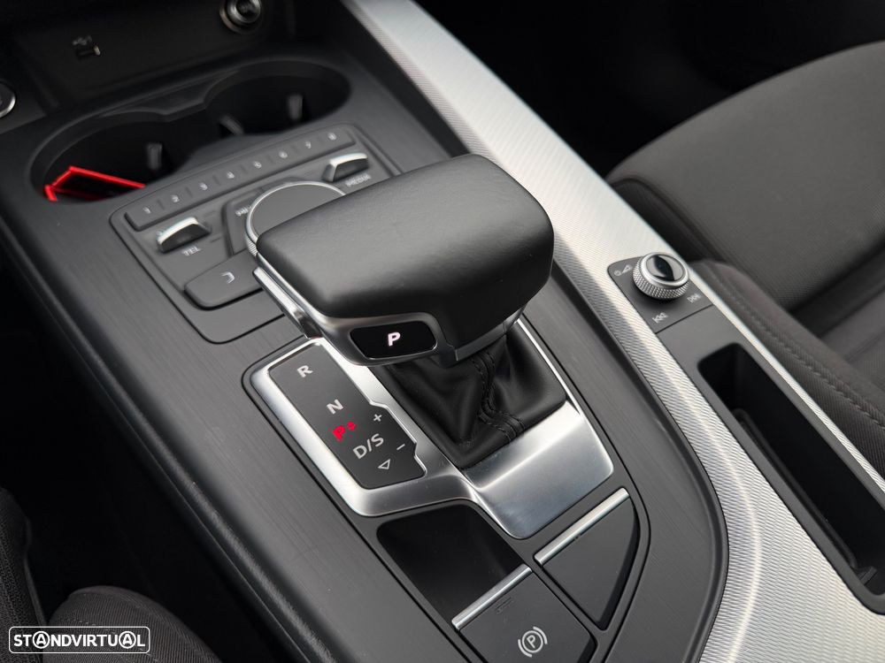 Audi A4 Avant 35 TDI S tronic design - 30