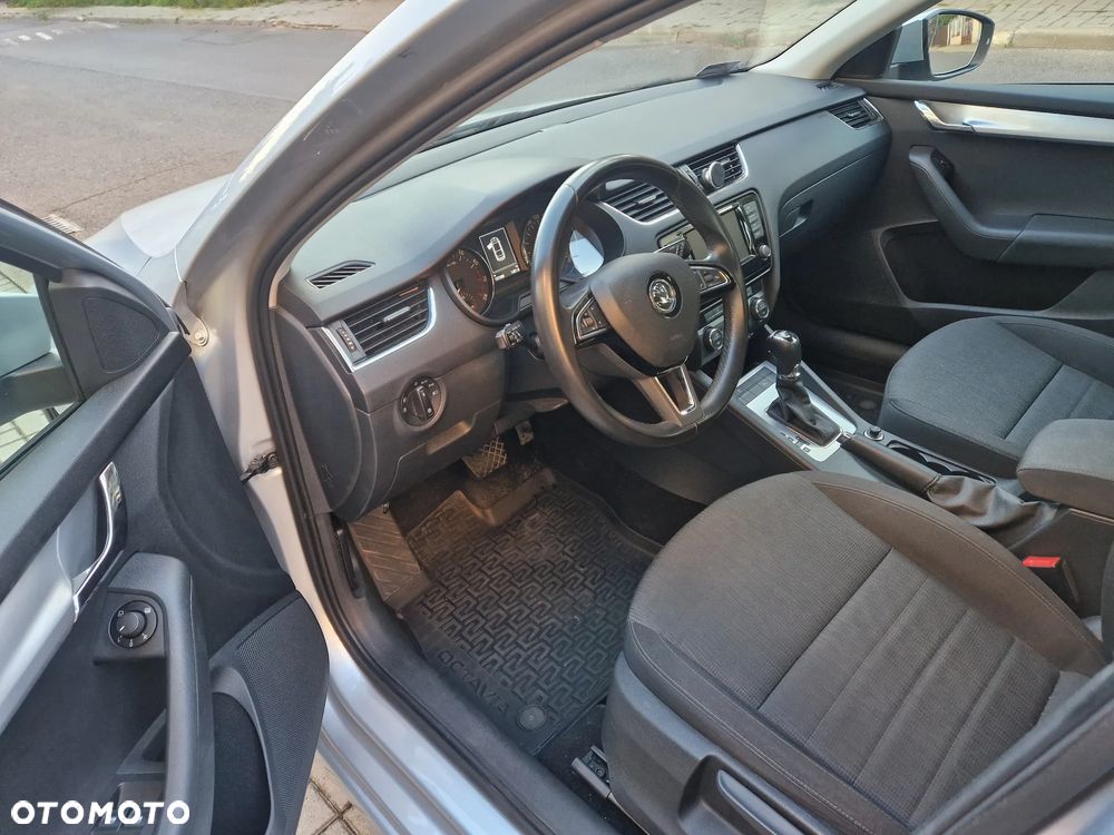 Skoda Octavia 1.4 TSI Edition DSG - 9