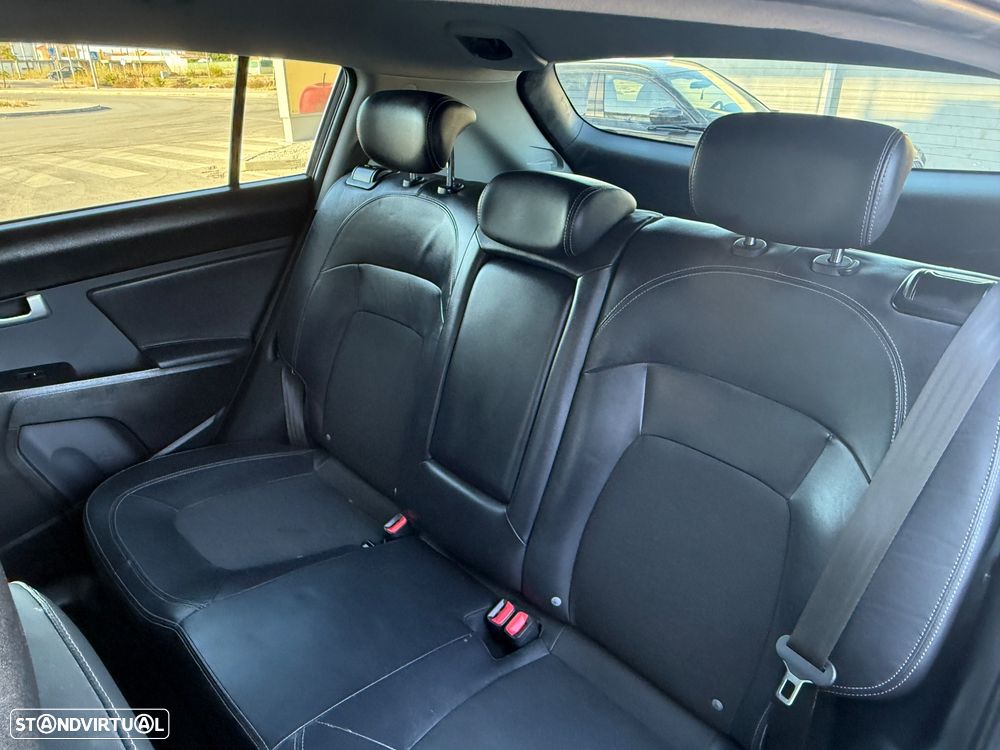 Kia Sportage 1.7 CRDi ISG LX - 26