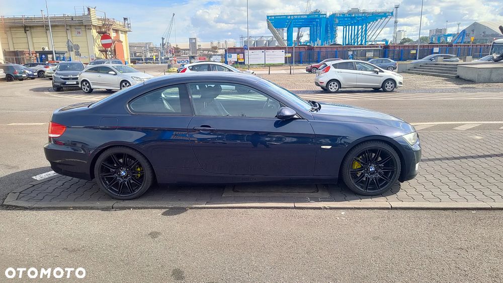 BMW Seria 3 325i - 3