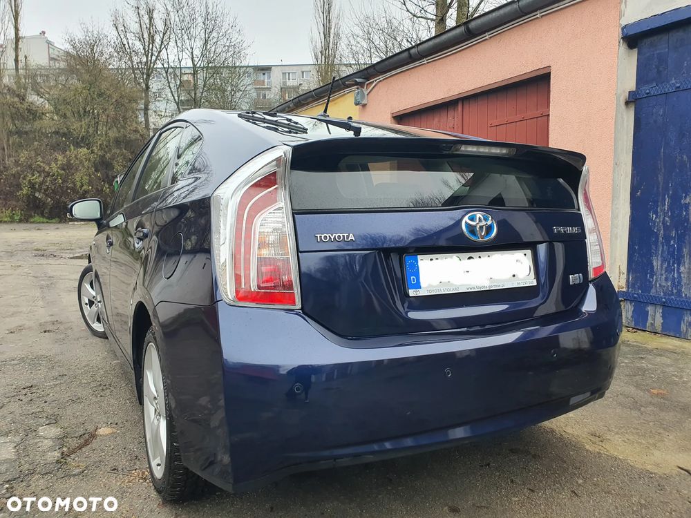 Toyota Prius (Hybrid) - 5