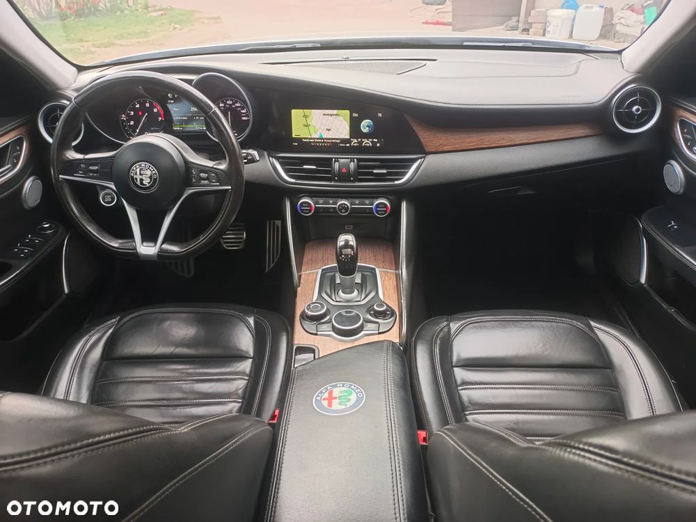 Alfa Romeo Giulia 2.0 Turbo 16V AT8 Veloce Ti - 12