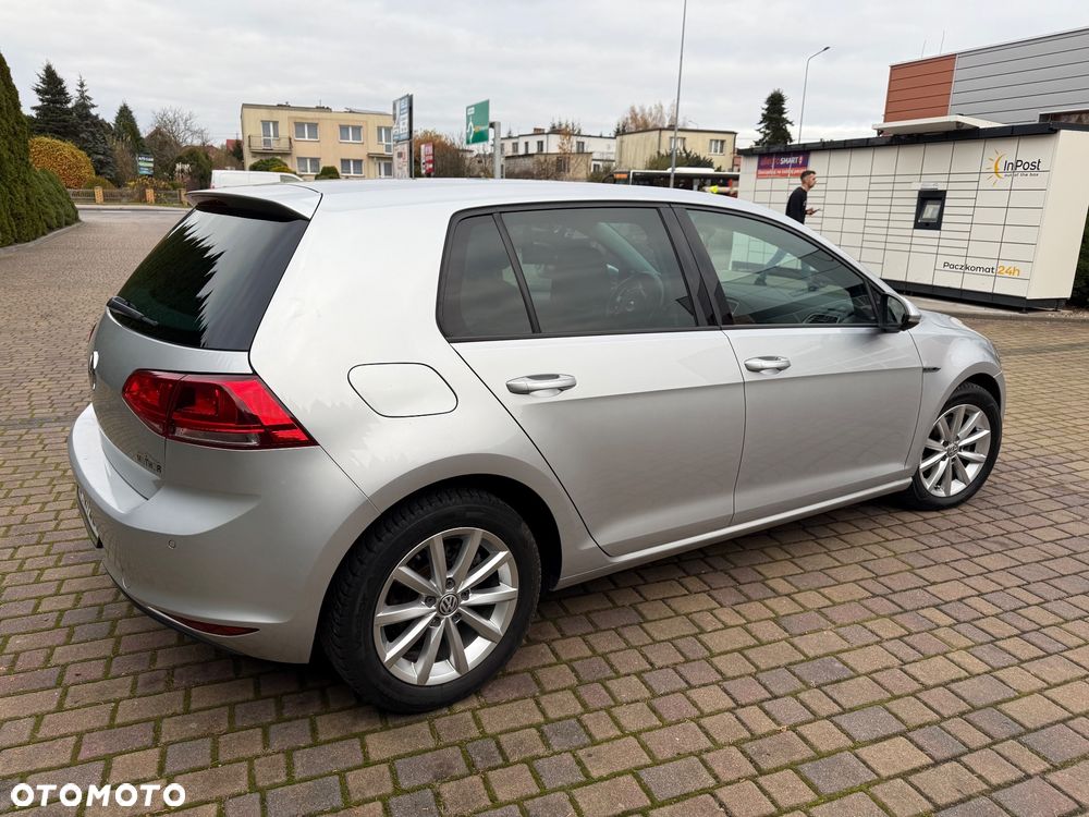 Volkswagen Golf - 5