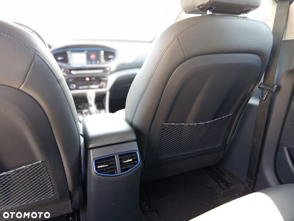 Hyundai IONIQ - 19