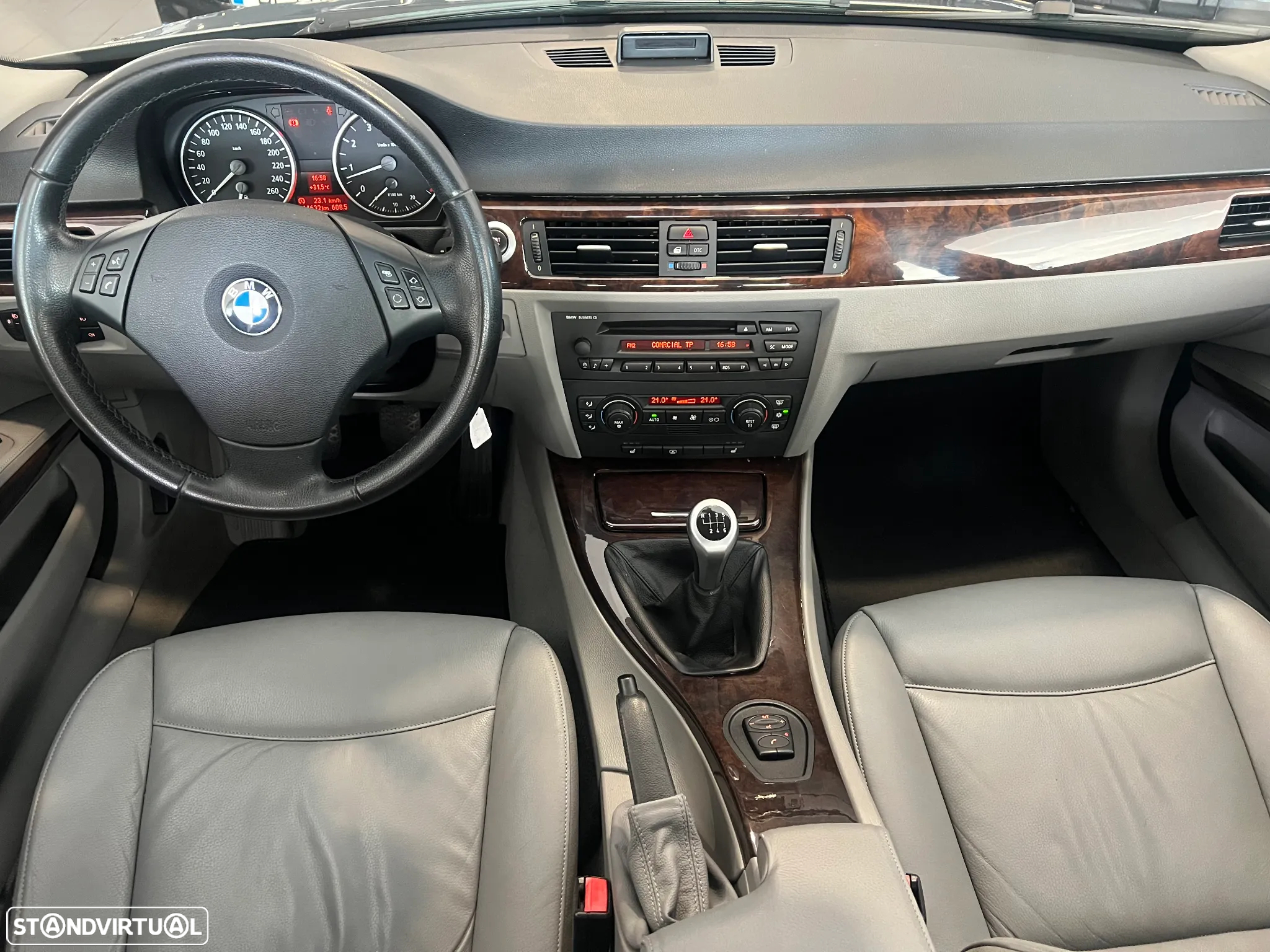 BMW 330 i - 10