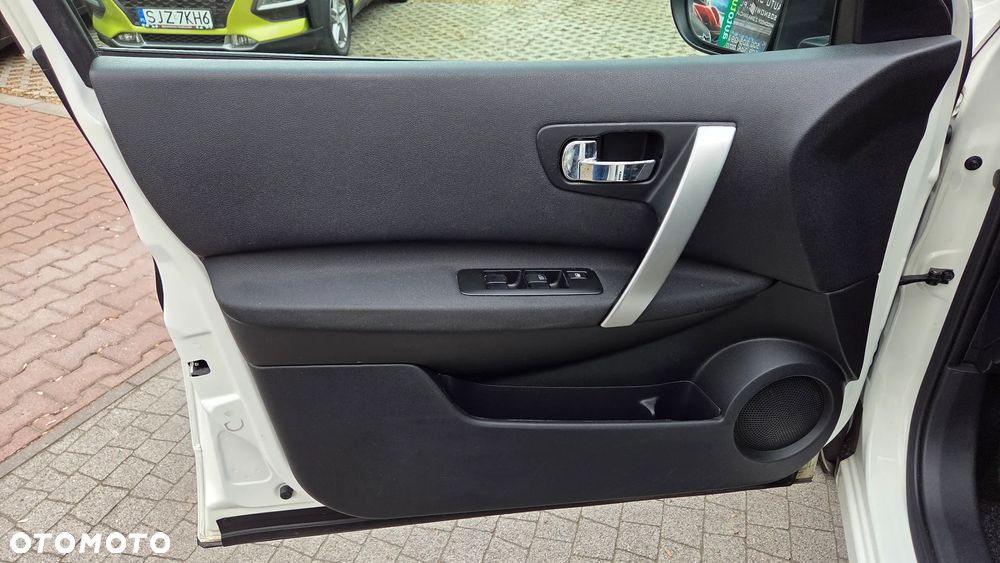 Nissan Qashqai 2.0 dCi 4 x 4 DPF tekna - 22