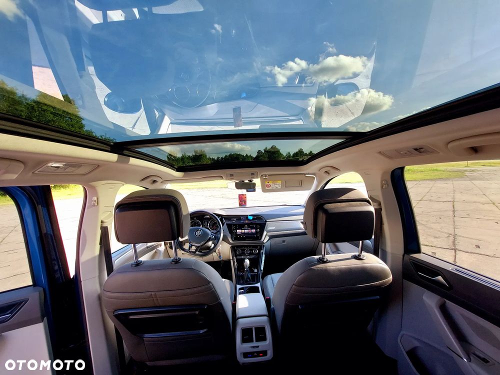 Volkswagen Touran - 17
