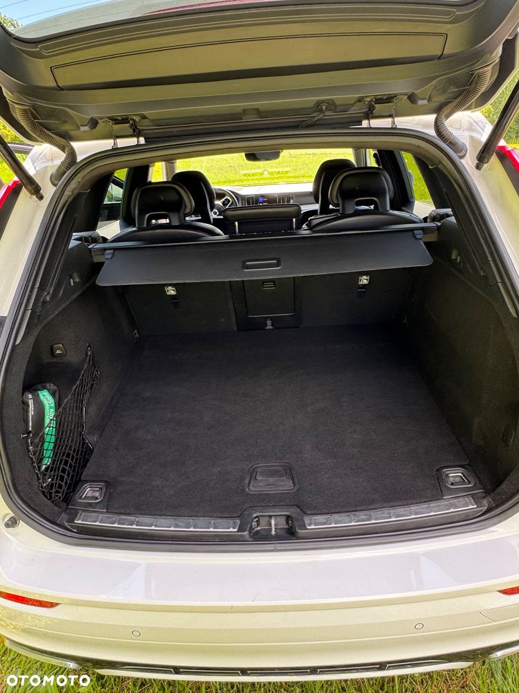 Volvo XC 60 T5 AWD R-Design - 24