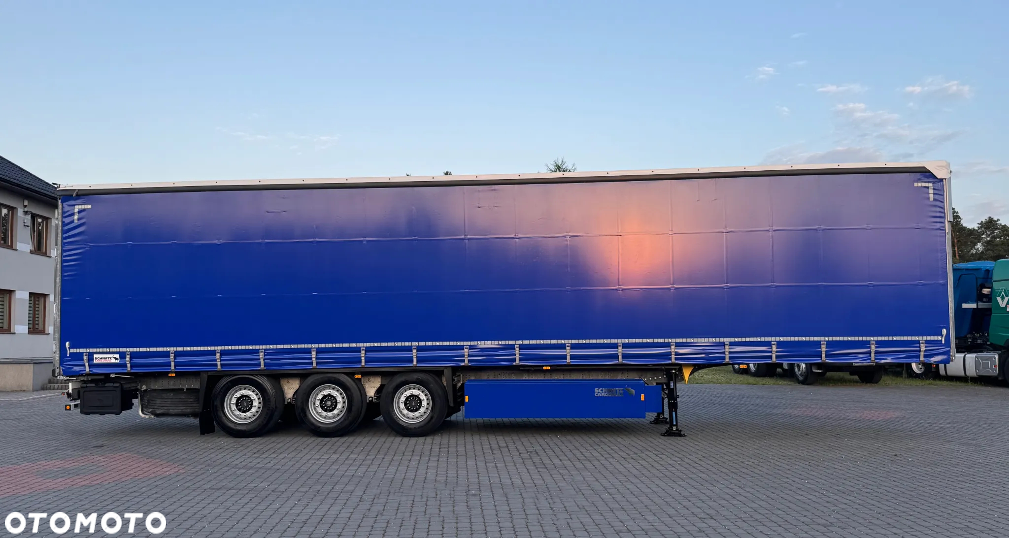 Schmitz Cargobull DACH PODNOSZONY/PALECIARA/STANDARD - 4