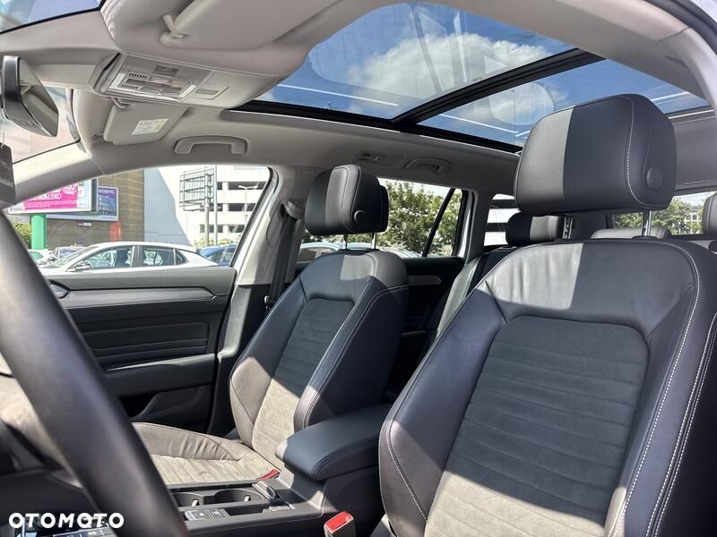 Volkswagen Passat - 12