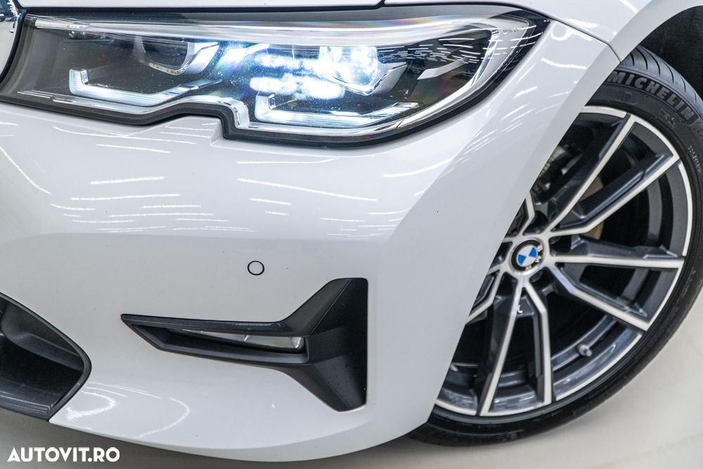 BMW Seria 3 320d Aut. Sport Line - 34