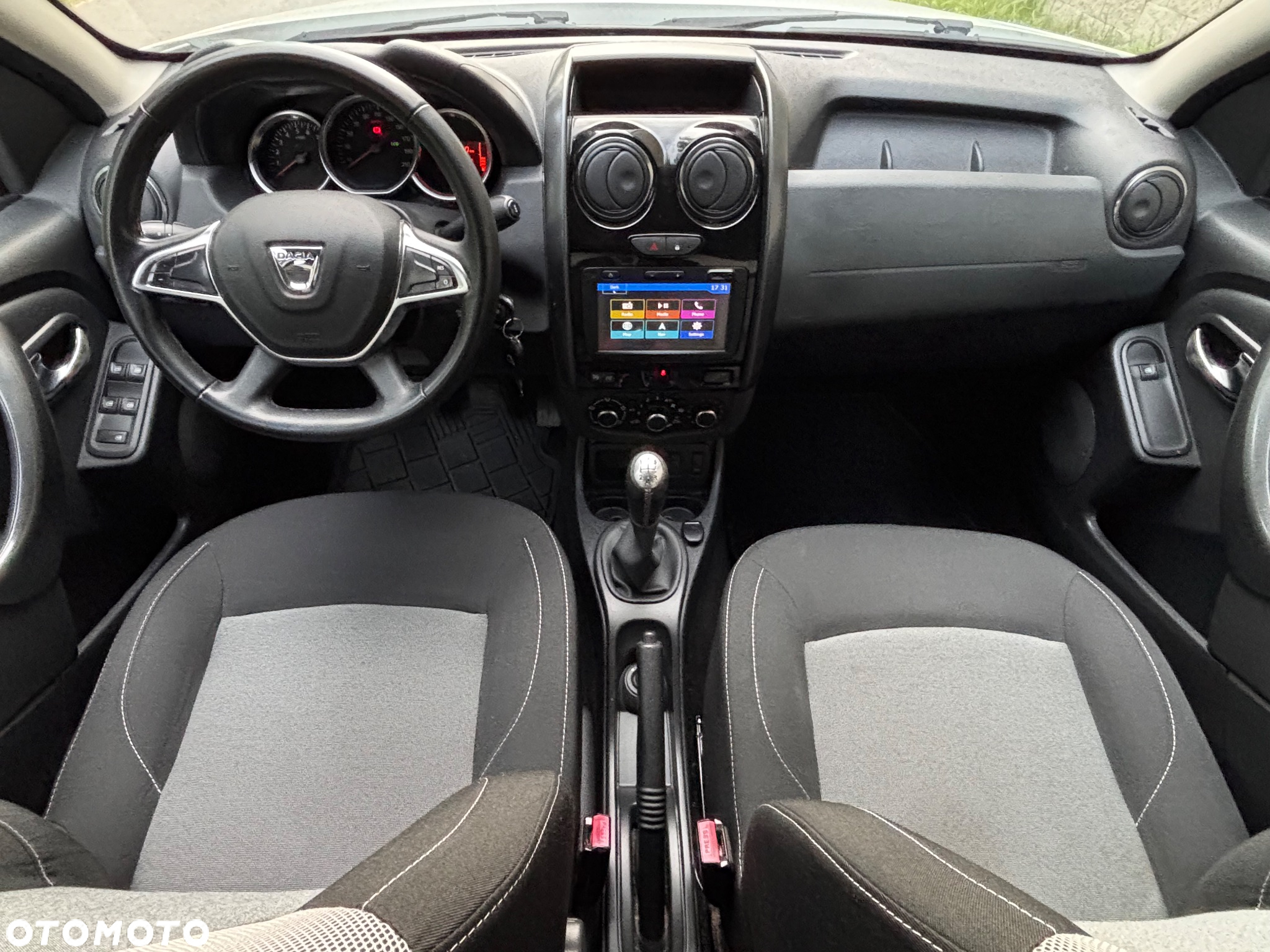 Dacia Duster 1.6 SCe Blackshadow S&S - 10